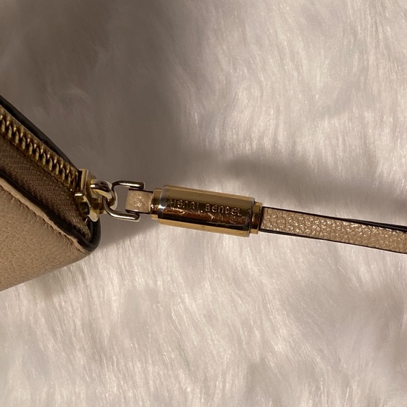 Henri Bendel Cream Leather Zip Around Wallet - Picture 5 of 13